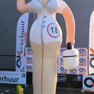 Sarah/ Jarige vrouw Zuster 3,8 meter